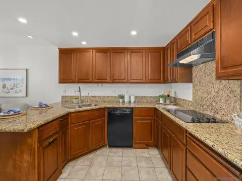 Kitchen - 103 Tunapuna Ln, Coronado, CA 92118 photo 3 of 5