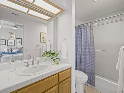 Bath - 103 Tunapuna Ln, Coronado, CA 92118 photo 1 of 5