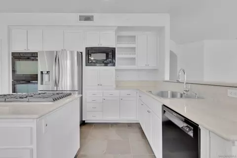 Kitchen - 2251 Orchard View Ln, Escondido, CA 92027 photo 6 of 7