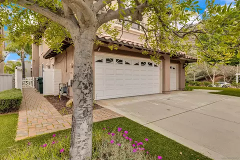 Exterior - 2251 Orchard View Ln, Escondido, CA 92027 photo 6 of 7