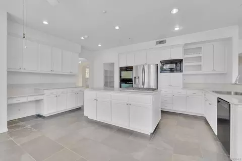 Kitchen - 2251 Orchard View Ln, Escondido, CA 92027 photo 4 of 7