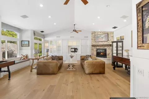 Living - 14224 Harrow Pl, Poway, CA 92064 photo 1 of 3
