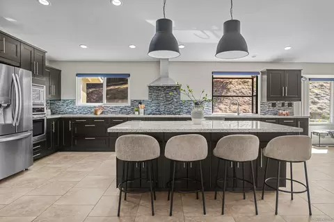 Kitchen - 2495 Marianne Ln, Fallbrook, CA 92028 photo 5 of 7