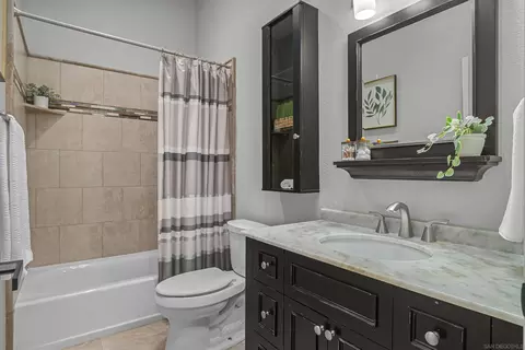 Bath - 2495 Marianne Ln, Fallbrook, CA 92028 photo 4 of 7