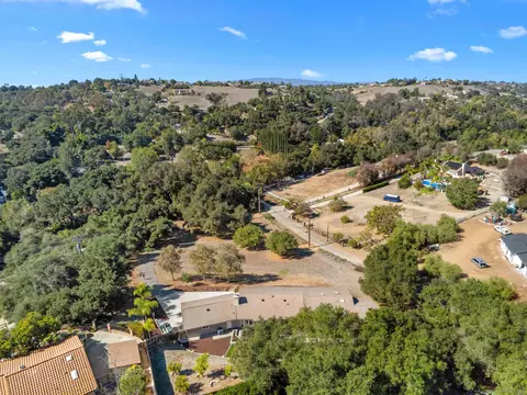 View/Area - 2495 Marianne Ln, Fallbrook, CA 92028 photo 8 of 9