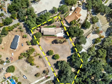 View/Area - 2495 Marianne Ln, Fallbrook, CA 92028 photo 1 of 9
