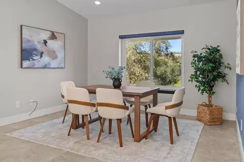 Dining - 2495 Marianne Ln, Fallbrook, CA 92028 photo 1 of 2