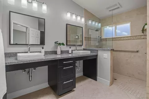 Bath - 2495 Marianne Ln, Fallbrook, CA 92028 photo 2 of 7