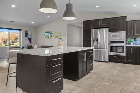 Kitchen - 2495 Marianne Ln, Fallbrook, CA 92028 photo 4 of 7