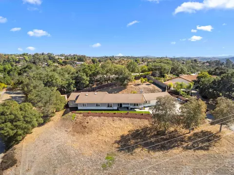 View/Area - 2495 Marianne Ln, Fallbrook, CA 92028 photo 4 of 9