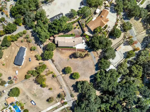 View/Area - 2495 Marianne Ln, Fallbrook, CA 92028 photo 3 of 9