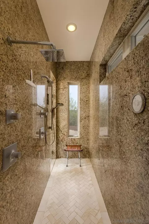 Bath - 3132 Via Asoleado, Alpine, CA 91901 photo 2 of 5
