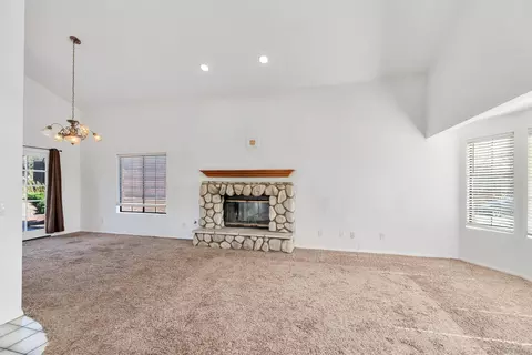 Living - 24252 Sargeant Rd, Ramona, CA 92065 photo 3 of 8