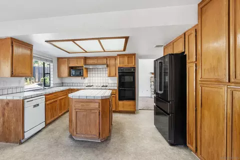 Kitchen - 24252 Sargeant Rd, Ramona, CA 92065 photo 1 of 3