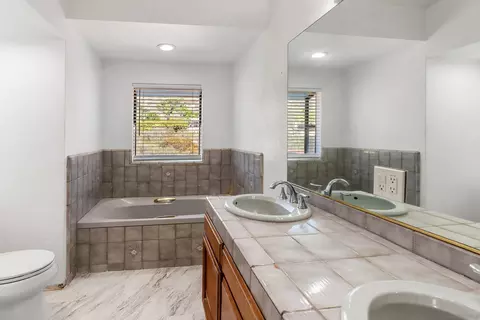 Bath - 24252 Sargeant Rd, Ramona, CA 92065 photo 2 of 4