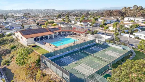 629 Via Santiago, Vista, CA 92081