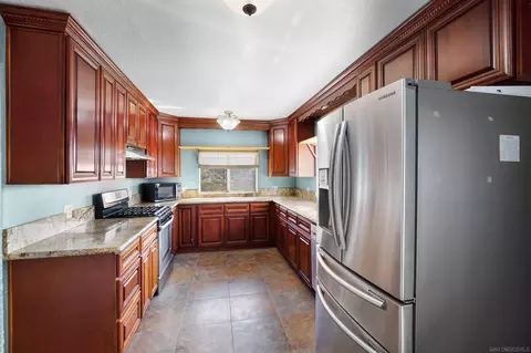Kitchen - 2804 Miller Valley Rd, Pine Valley, CA 91962 photo 2 of 3