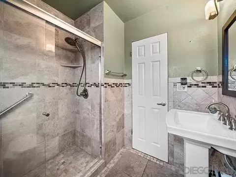 Bath - 647 Claire Ave, Chula Vista, CA 91910 photo 2 of 3