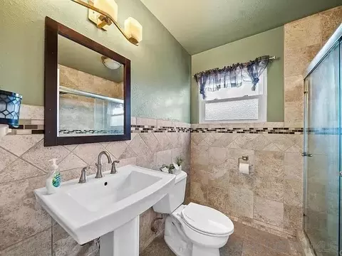 Bath - 647 Claire Ave, Chula Vista, CA 91910 photo 1 of 3