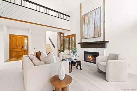 Living - 451 Jolina Way, Encinitas, CA 92024 photo 2 of 4