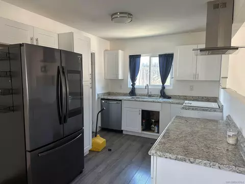 475 Rivera Ct, Chula Vista, CA 91911 photo 2