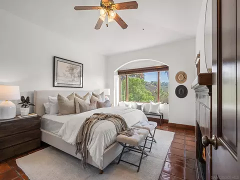 Bedroom - 3485 Lone Jack Rd, Encinitas, CA 92024 photo 1 of 3