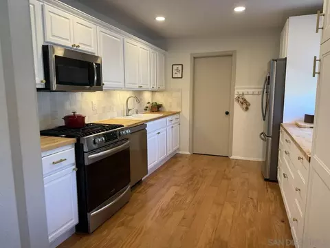 Kitchen - 1429 Papin St, Oceanside, CA 92058 photo 1 of 2