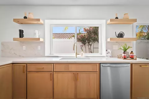 4058 Lemnos Way, Oceanside, CA 92056 photo 6