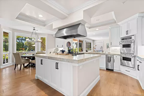 Kitchen - 301 Cantle Ln, Encinitas, CA 92024 photo 2 of 8