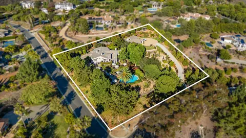 View/Area - 301 Cantle Ln, Encinitas, CA 92024 photo 2 of 8