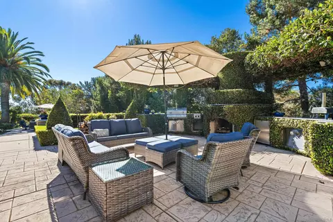 Exterior - 301 Cantle Ln, Encinitas, CA 92024 photo 3 of 20