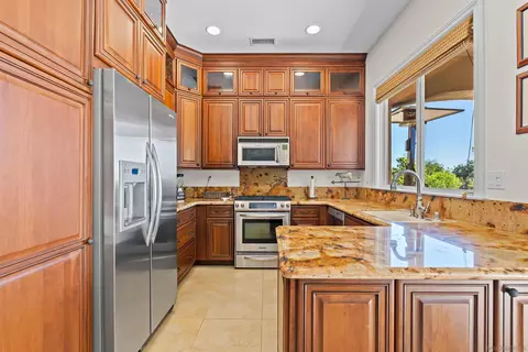 Kitchen - 301 Cantle Ln, Encinitas, CA 92024 photo 7 of 8