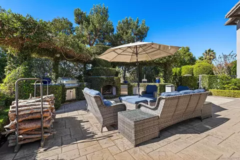 Exterior - 301 Cantle Ln, Encinitas, CA 92024 photo 4 of 20