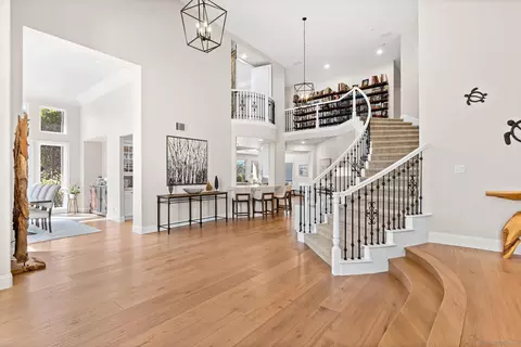Entry Way - 301 Cantle Ln, Encinitas, CA 92024 photo 3 of 6