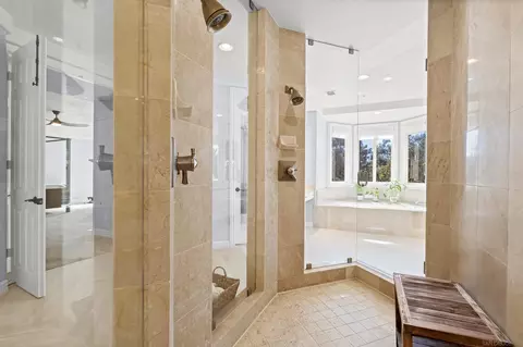 Bath - 301 Cantle Ln, Encinitas, CA 92024 photo 5 of 5