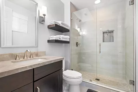 Bath - 301 Cantle Ln, Encinitas, CA 92024 photo 1 of 5
