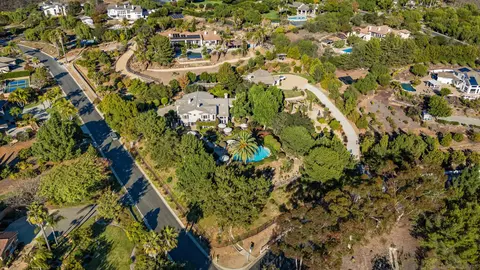 View/Area - 301 Cantle Ln, Encinitas, CA 92024 photo 4 of 8