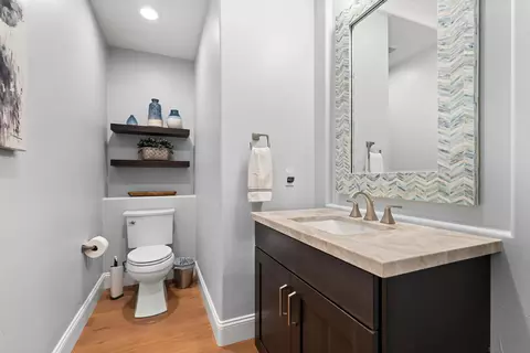Bath - 301 Cantle Ln, Encinitas, CA 92024 photo 2 of 5