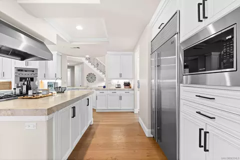 Kitchen - 301 Cantle Ln, Encinitas, CA 92024 photo 4 of 8