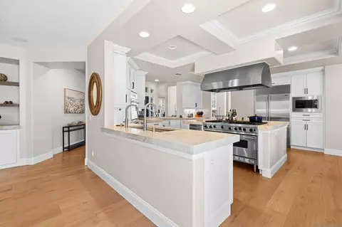 Kitchen - 301 Cantle Ln, Encinitas, CA 92024 photo 6 of 8
