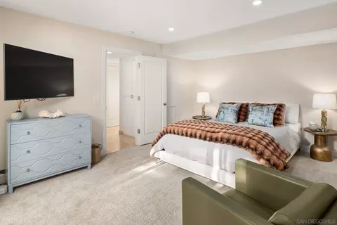Bedroom - 25 The Pt, Coronado, CA 92118 photo 3 of 6