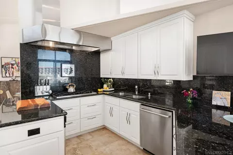 Kitchen - 25 The Pt, Coronado, CA 92118 photo 4 of 6