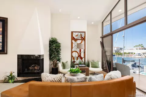 Living - 25 The Pt, Coronado, CA 92118 photo 3 of 5
