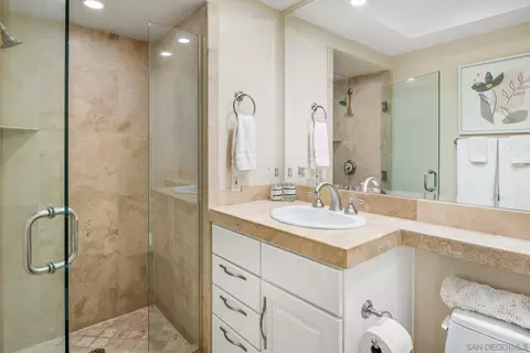 Bath - 25 The Pt, Coronado, CA 92118 photo 4 of 6