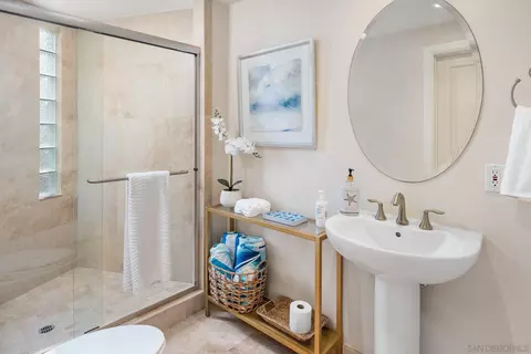 Bath - 25 The Pt, Coronado, CA 92118 photo 6 of 6