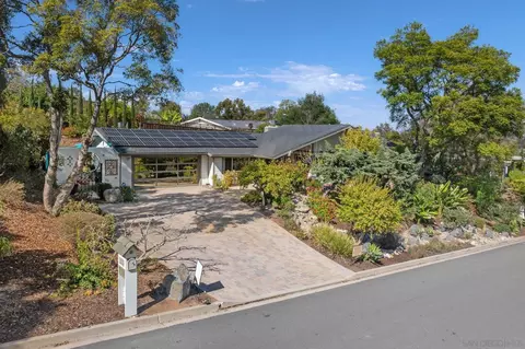 302 Horizon Hills Dr, El Cajon, CA 92020
