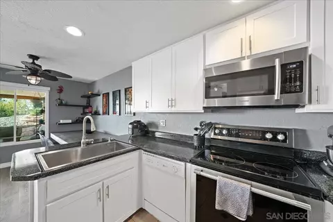 Kitchen - 5440 Baltimore Dr #161, La Mesa, CA 91942 photo 2 of 4