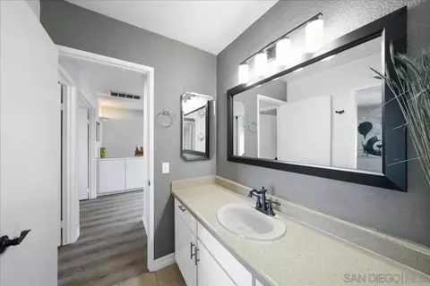 Bath - 5440 Baltimore Dr #161, La Mesa, CA 91942 photo 2 of 2