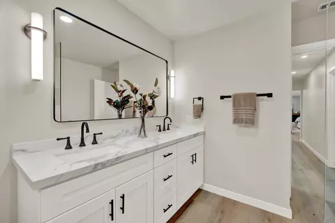 Bath - 14407 Mountain Rd, Poway, CA 92064 photo 7 of 9