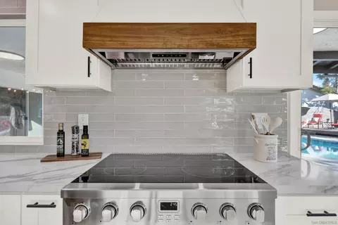 Kitchen - 14407 Mountain Rd, Poway, CA 92064 photo 5 of 6